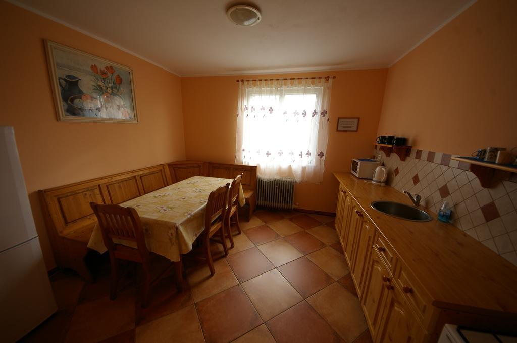 Penzion Mansky Dvur Dolni Zandov Экстерьер фото